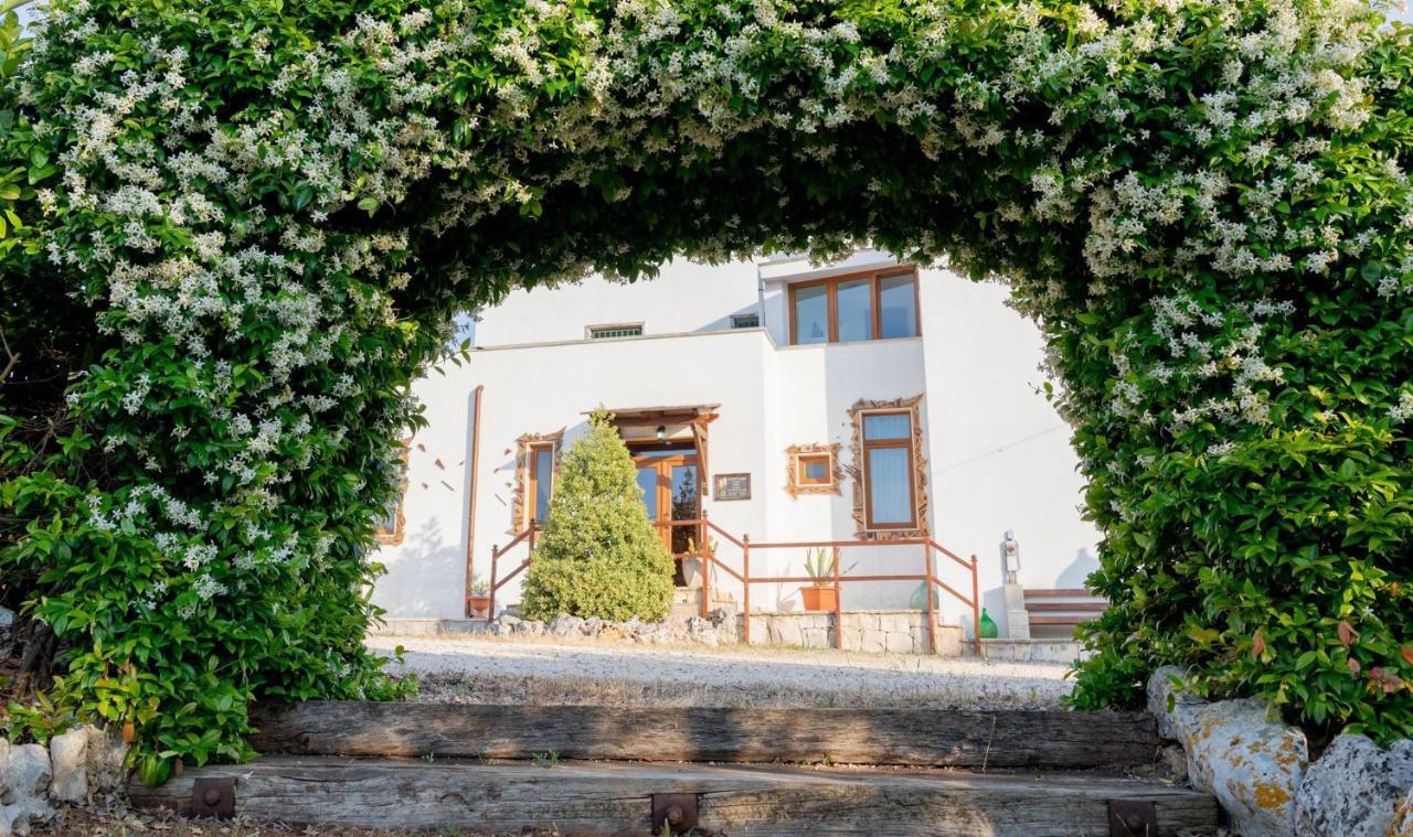 Art Rooms Joyful People Alberobello Bagian luar foto